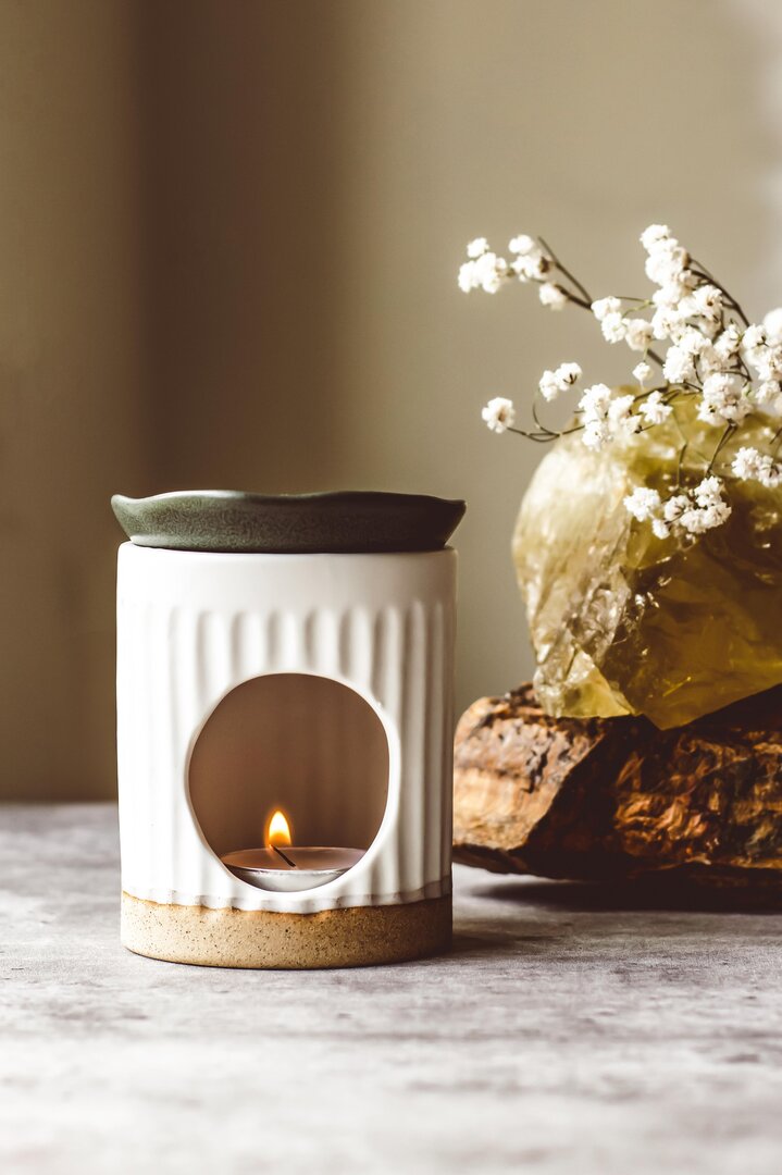 Ceramic Ribbed White & Sage Oil & Wax Melt Burner