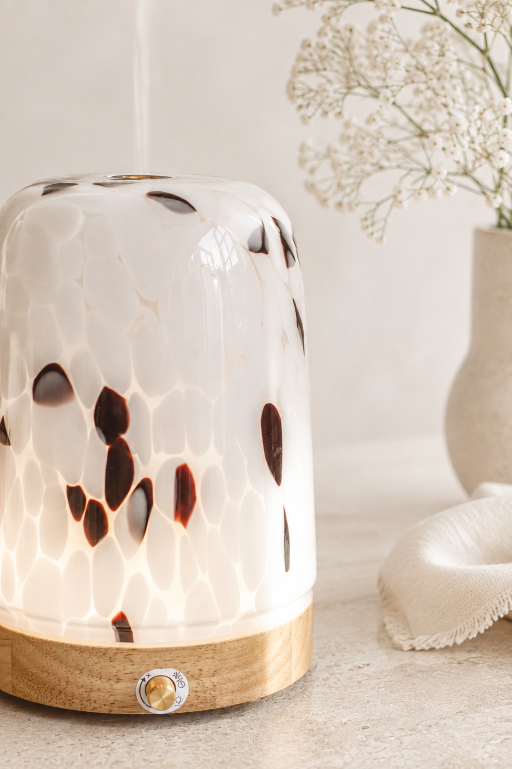 Leopard Glass & Bamboo Fragrance Diffuser – 400ml | Elegant Mist & Light Control